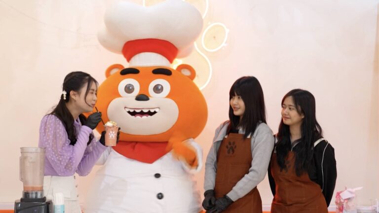 “PeeKaBoo Junior จ๊ะเอ๋! เด็ด เด็ด  ชวนผจญภัย ตะลุยคาเฟ่สัตว์ และอร่อยกับน้ำผลไม้เฮลตี้