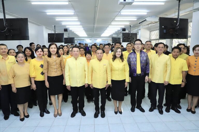 เลขา ‘อารี’ ลงพื้นที่ขอนแก่น ปิดจ็อบฝึกผู้ทดสอบฝีมือแรงงาน 120 คน เสริมแกร่งฐานรากมาตรฐานอาชีพช่างและบริการ
