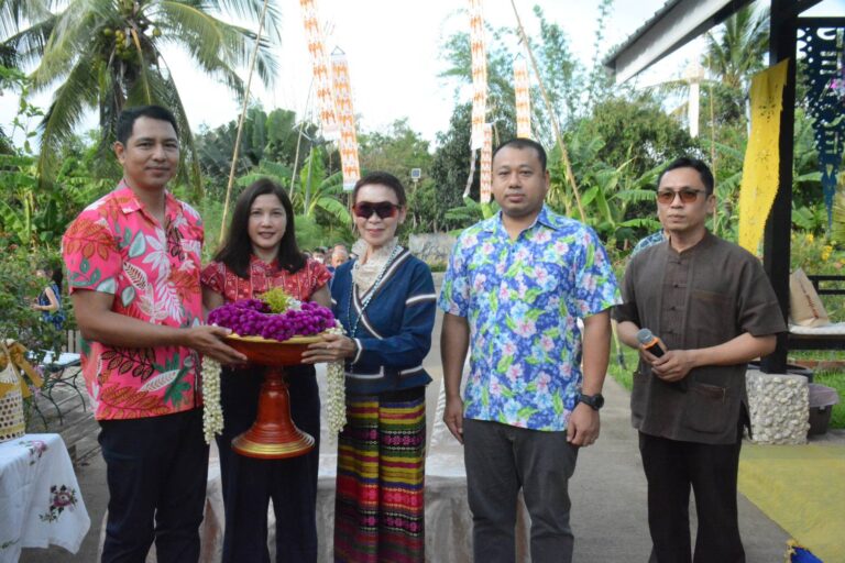กลุ่มเดอะมอลล์ ร่วมสืบสานประเพณีสงกรานต์ล้านนา จังหวัดเชียงใหม่ จัดงาน “รดน้ำดำหัวผู้สูงอายุ” วัฒนธรรมทรงคุณค่าจากรุ่นสู่รุ่น