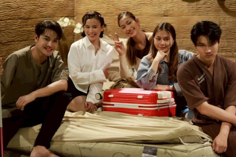 เรื่องย่อ “เงารักใต้แสงเทียน (Hearts Aglow)” EP.1