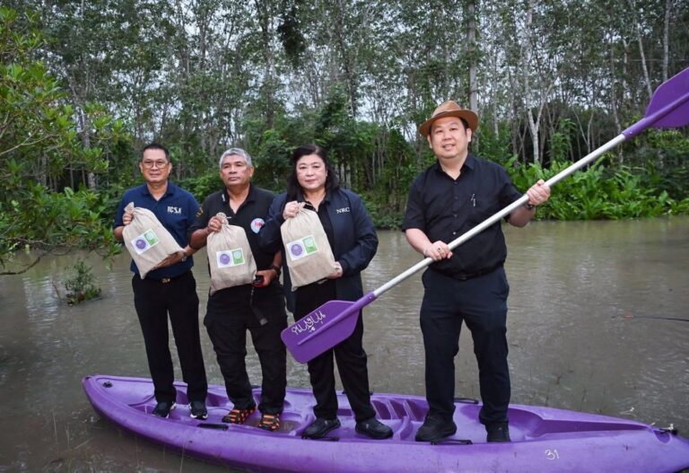 “อว.เพื่อประชาชน” วช.ลงพื้นที่ภาคใต้ นำนวัตกรรมกู้ภัย-ถุงยังชีพ ในการปฏิบัติงานของ “ศูนย์โดรนบรรเทาภัยพิบัติ“ จ.นครศรีธรรมราช และ จ.สงขลา พร้อมส่งต่อความช่วยพื้นที่ประสบอุทกภัยภาคใต้