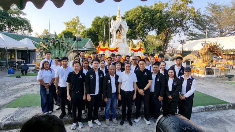 “อภิสิทธิ์–สกลธี” ลงพื้นที่ลาดกระบัง ช่วย “รัฐศักดิ์ สุขยิ่ง” หาเสียง พบประชาชนตลาดสดเกรียงไกร ชูนโยบายแก้เศรษฐกิจ–รื้อระบบประกันสังคม