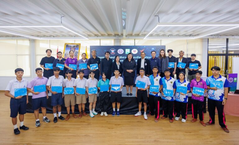 วช. มอบเกียรติบัตรผู้ได้รับการเสริมทักษะการออกแบบโดรนแปรอักษร เตรียมเข้าแข่งขันสนามคัดเลือกชิงถ้วยพระราชทาน ปี 2569